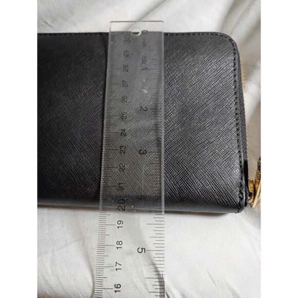 Henri Bendel New York Zip Around Black Leather Wallet Excellent Condition - Picture 5 of 14